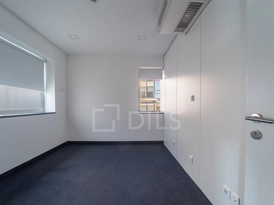 Escritório para Arrendamento em Lordelo do Ouro e Massarelos Foto 11