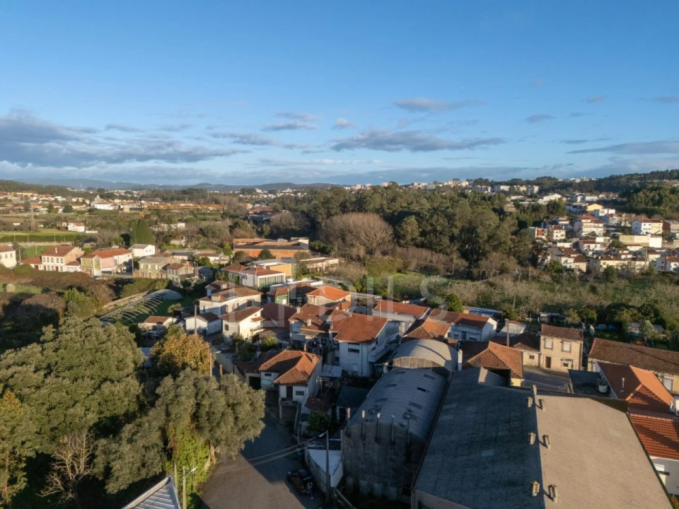 Prédio para Venda em Milheiros Foto 3