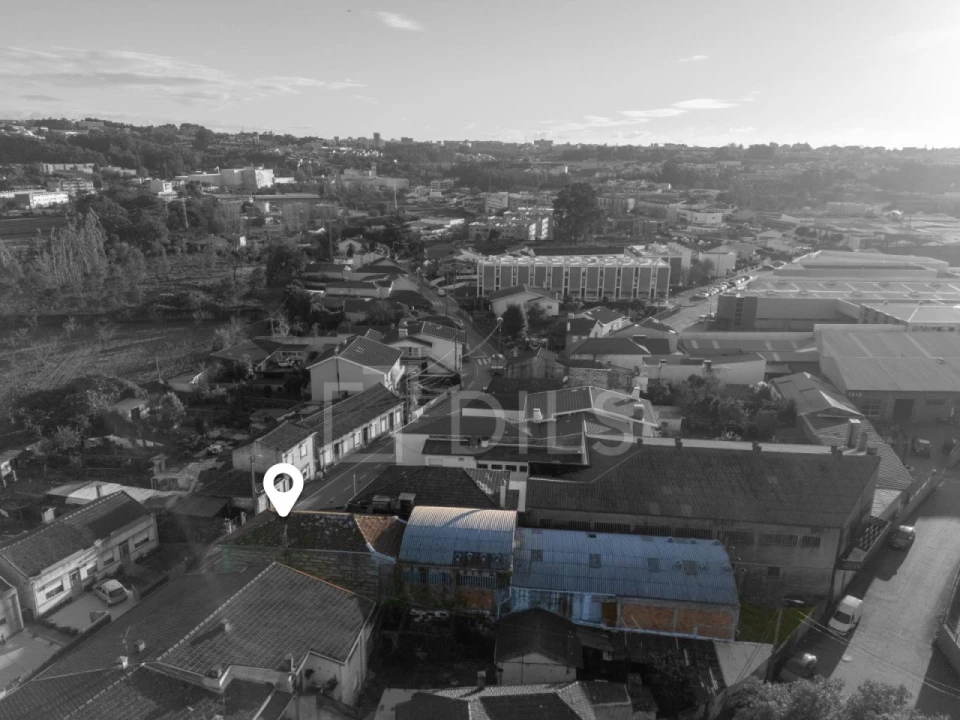 Prédio para Venda em Milheiros Foto 15