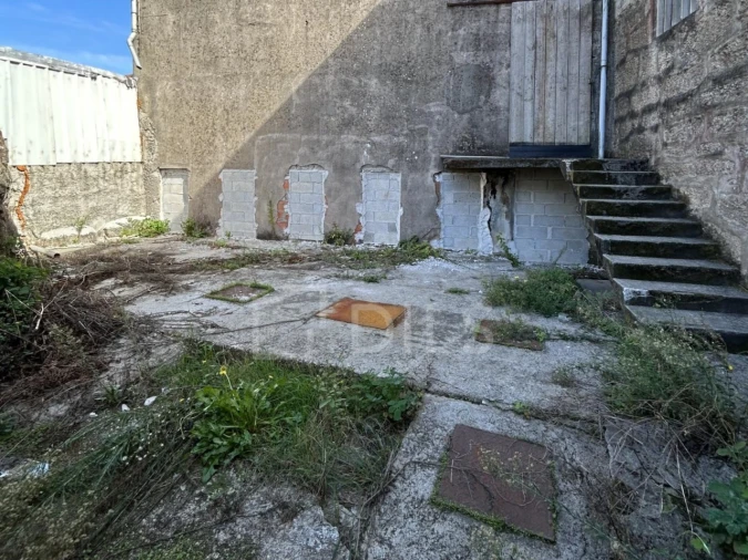 Prédio para Venda em Milheiros Foto 8