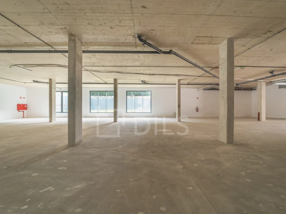 Loja para Arrendamento em São Mamede de Infesta e Senhora da Hora Foto 3