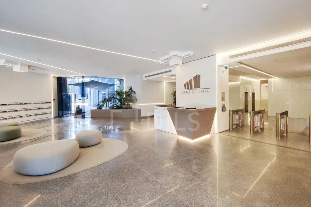 Escritório para Arrendamento em São Domingos de Benfica Foto 2