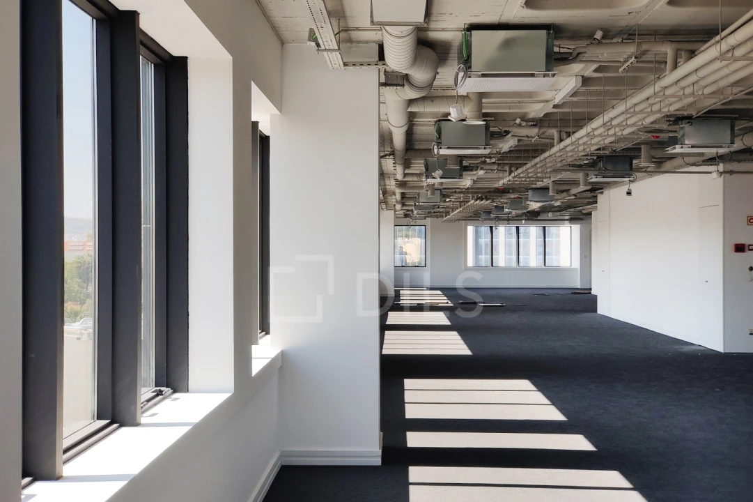 Escritório para Arrendamento em São Domingos de Benfica Foto 7