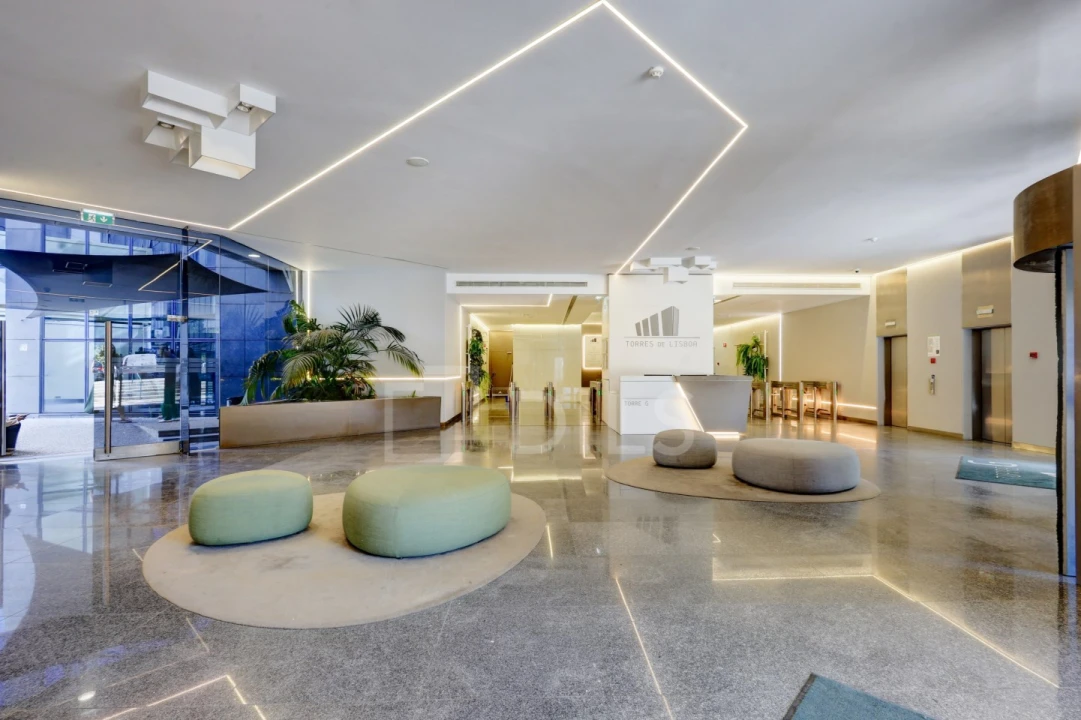 Escritório para Arrendamento em São Domingos de Benfica Foto 24