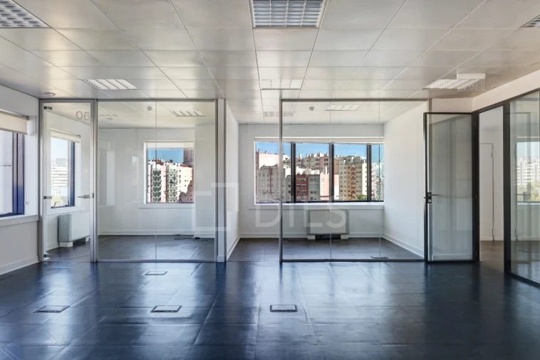 Escritório para Arrendamento em São Domingos de Benfica Foto 12