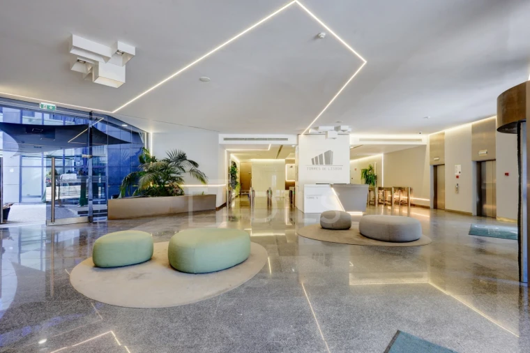 Escritório para Arrendamento em São Domingos de Benfica Foto 24