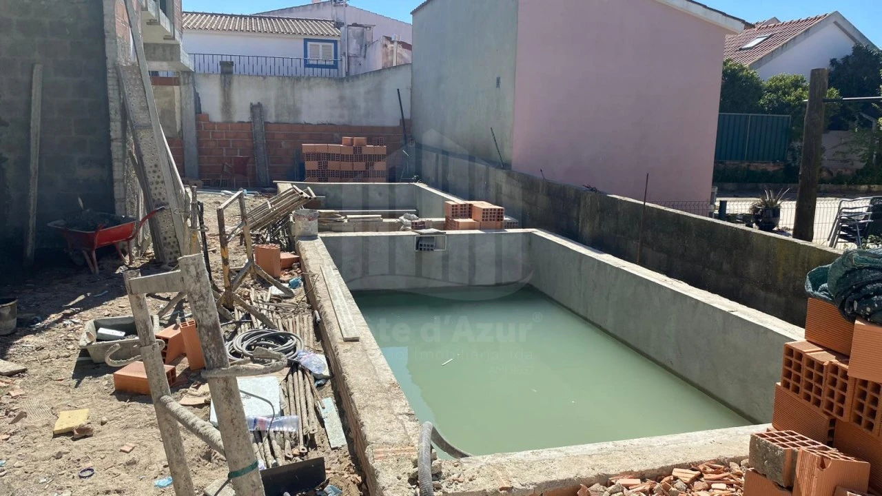 Moradia T4 para Venda em Fernao Ferro Foto 2