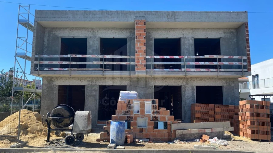 Moradia T4 para Venda em Fernao Ferro Foto 2