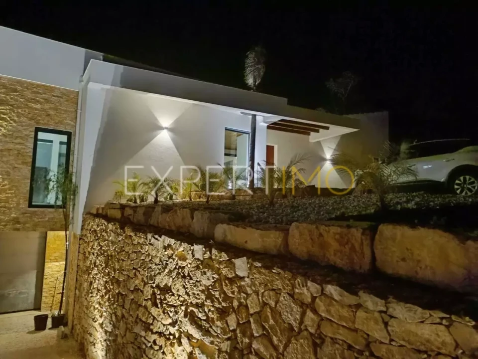 Moradia T4 para Venda em Loule (São Sebastião) Foto 10