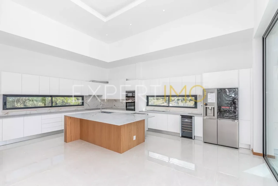 Moradia T4 para Venda em Loule (São Sebastião) Foto 15