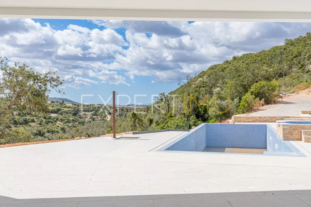 Moradia T4 para Venda em Loule (São Sebastião) Foto 17