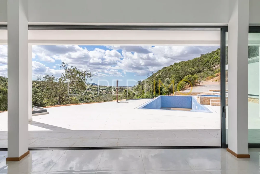 Moradia T4 para Venda em Loule (São Sebastião) Foto 18