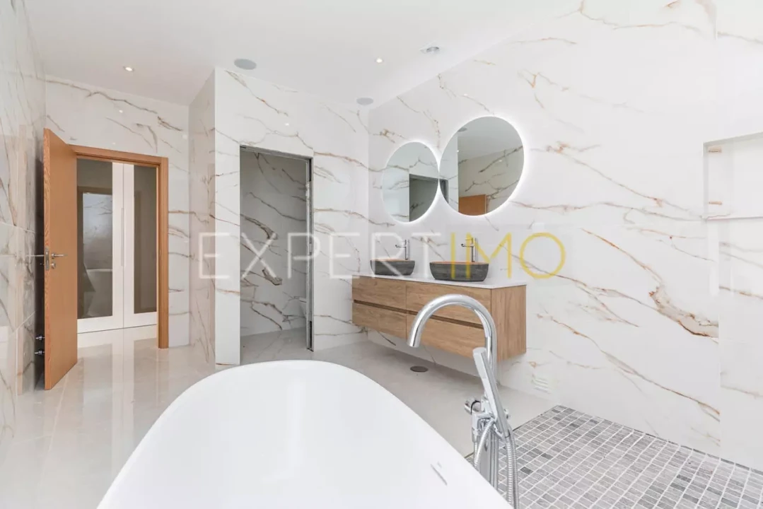 Moradia T4 para Venda em Loule (São Sebastião) Foto 23