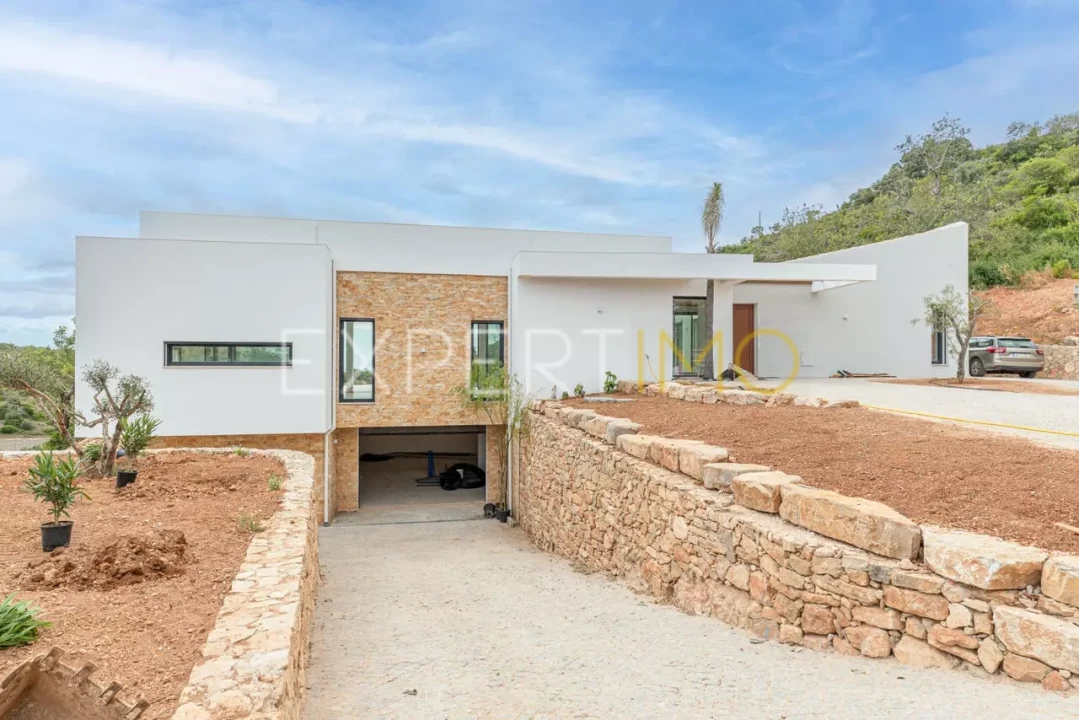 Moradia T4 para Venda em Loule (São Sebastião) Foto 3