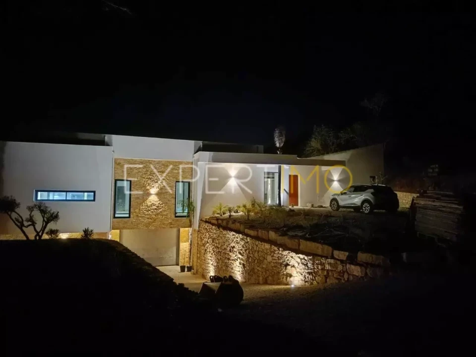 Moradia T4 para Venda em Loule (São Sebastião) Foto 8