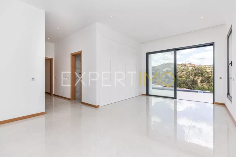 Moradia T4 para Venda em Loule (São Sebastião) Foto 21