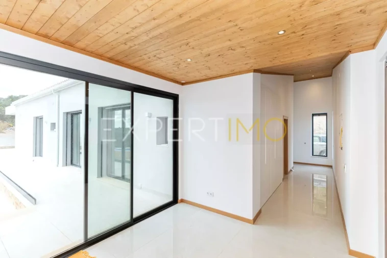 Moradia T4 para Venda em Loule (São Sebastião) Foto 5