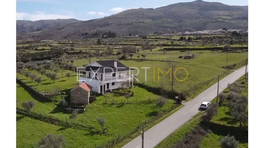 Moradia T5 para Venda em Figueiró da Serra e Freixo da Serra