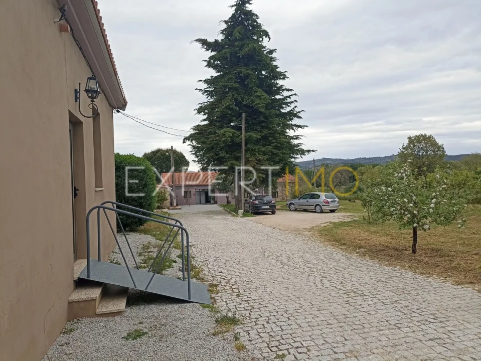 Moradia T8 para Venda em Caria Foto 14