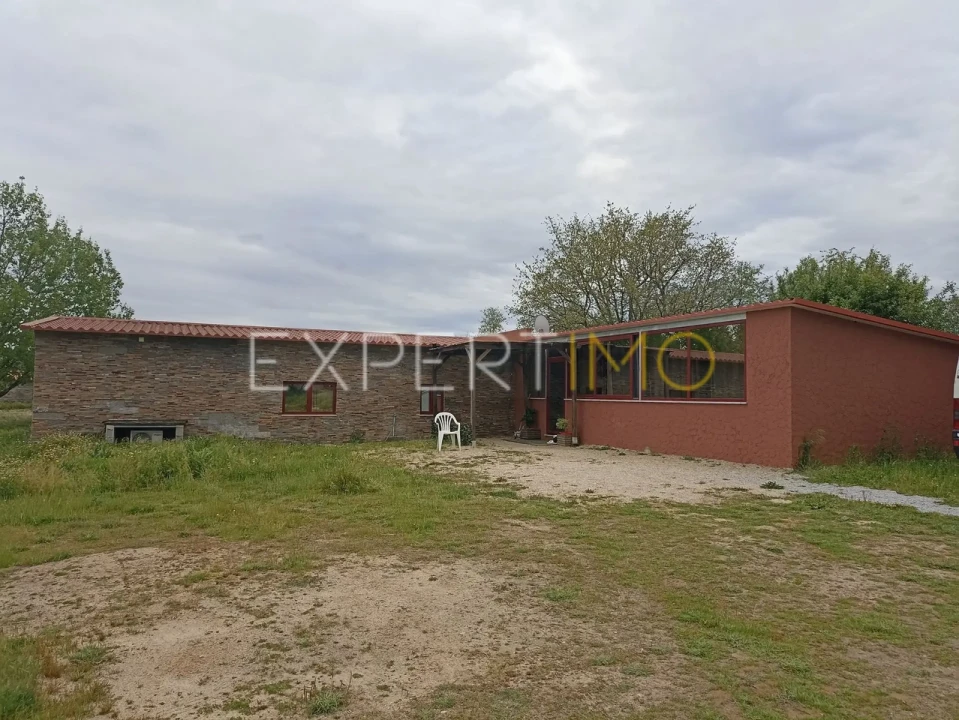 Moradia T8 para Venda em Caria Foto 22