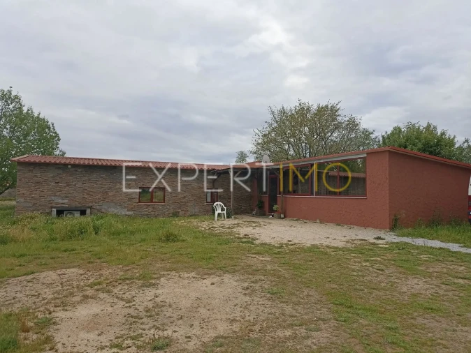 Moradia T8 para Venda em Caria Foto 22