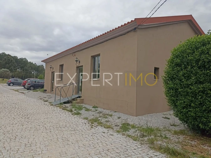 Moradia T8 para Venda em Caria Foto 9