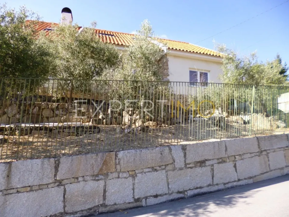 Moradia T3 para Venda em Aldeias e Mangualde da Serra Foto 3