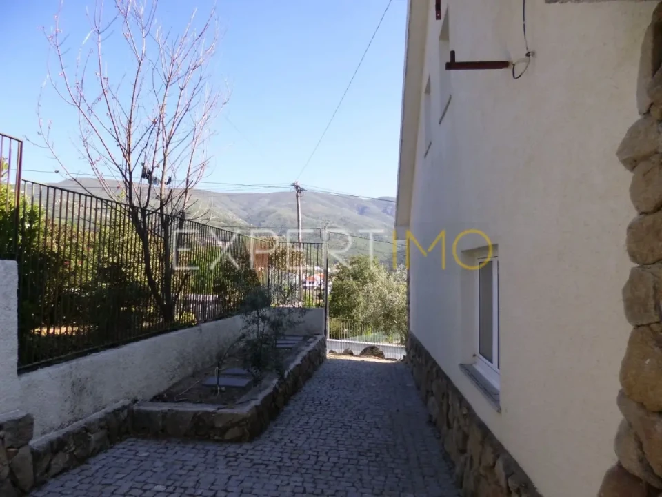 Moradia T3 para Venda em Aldeias e Mangualde da Serra Foto 7