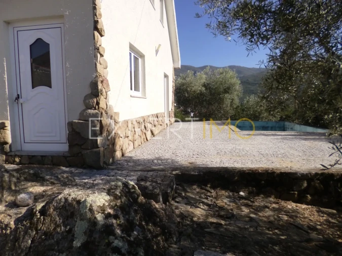 Moradia T3 para Venda em Aldeias e Mangualde da Serra Foto 5