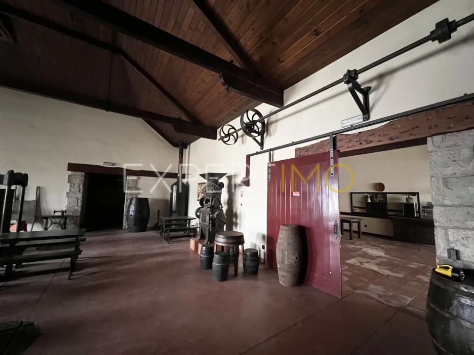 Loja para Venda em Taveiro, Ameal e Arzila Foto 12