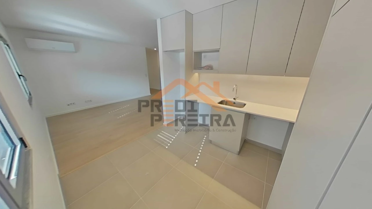 Apartamento T2 para Venda em Camarate, Unhos e Apelação Foto 16