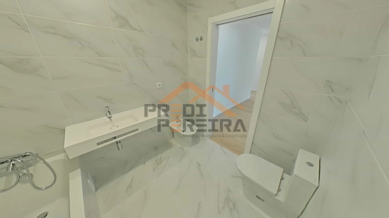 Apartamento T2 para Venda em Camarate, Unhos e Apelação Foto 29