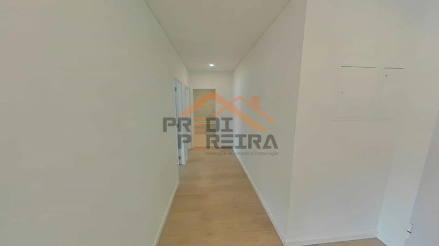 Apartamento T2 para Venda em Camarate, Unhos e Apelação Foto 17