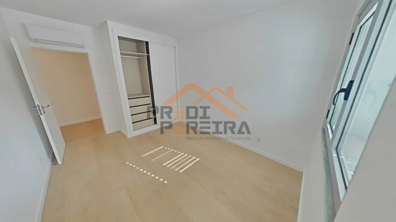 Apartamento T2 para Venda em Camarate, Unhos e Apelação Foto 12