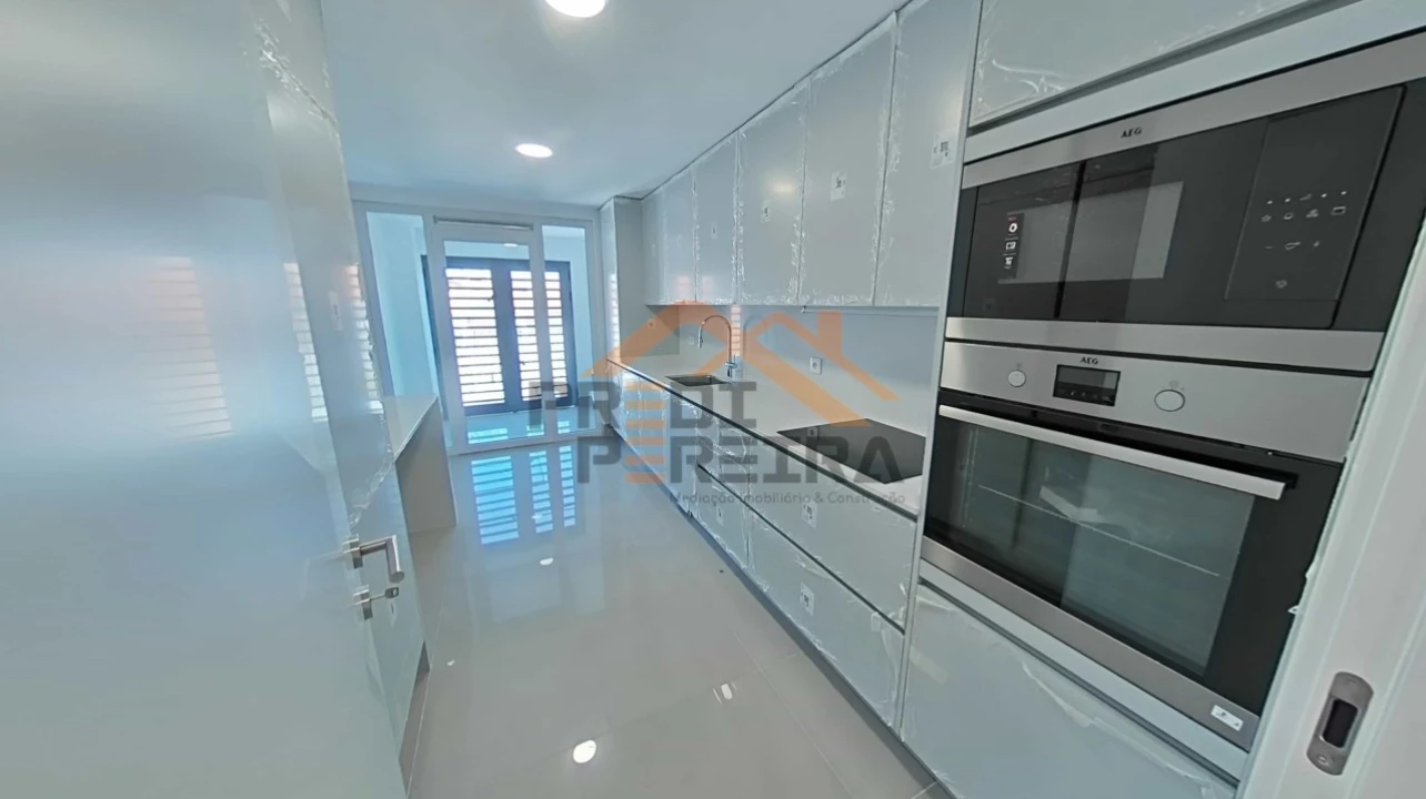 Apartamento T3 para Venda em Loures Foto 1