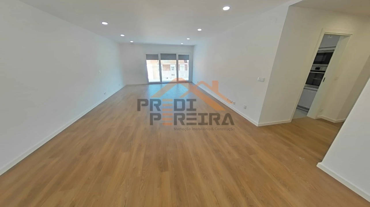 Apartamento T3 para Venda em Loures Foto 3