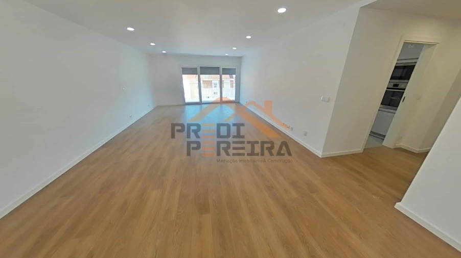 Apartamento T3 para Venda em Loures Foto 3