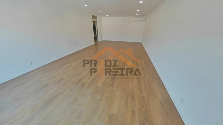 Apartamento T3 para Venda em Loures Foto 4