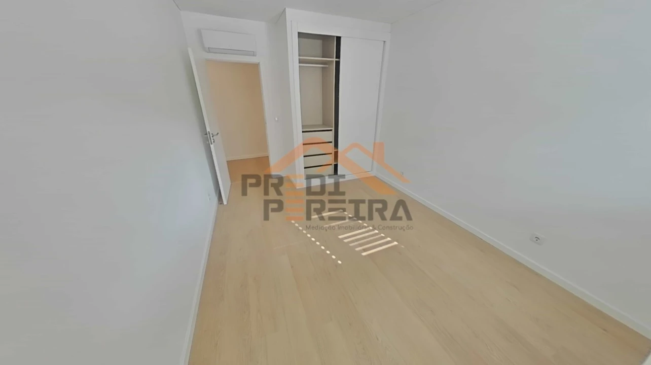 Apartamento T1 para Venda em Camarate, Unhos e Apelação Foto 2