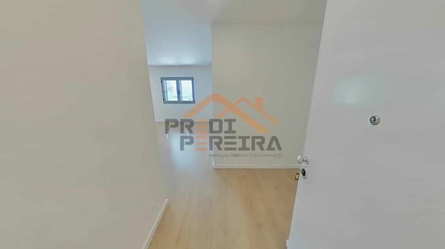 Apartamento T1 para Venda em Camarate, Unhos e Apelação Foto 10