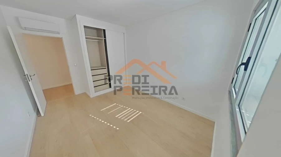 Apartamento T1 para Venda em Camarate, Unhos e Apelação Foto 14