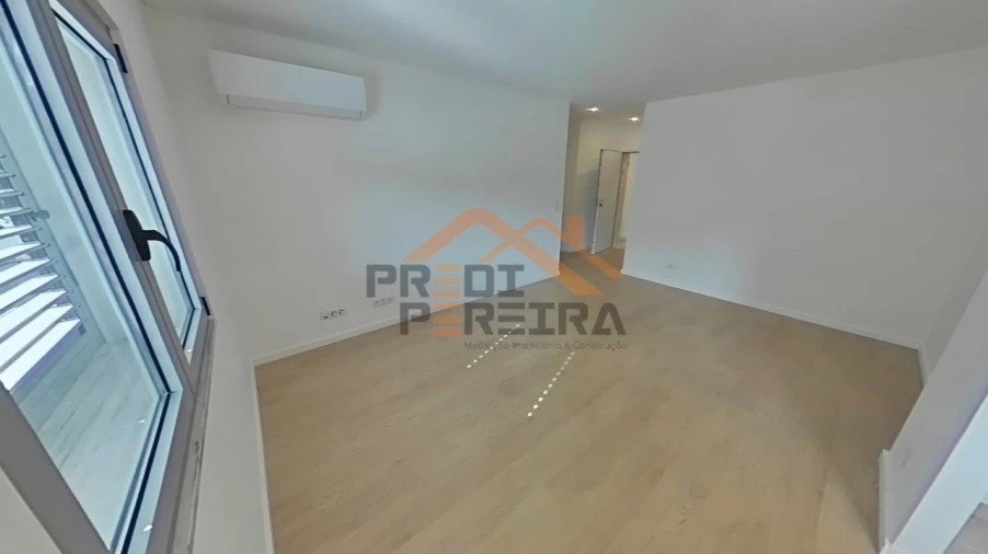Apartamento T1 para Venda em Camarate, Unhos e Apelação Foto 28