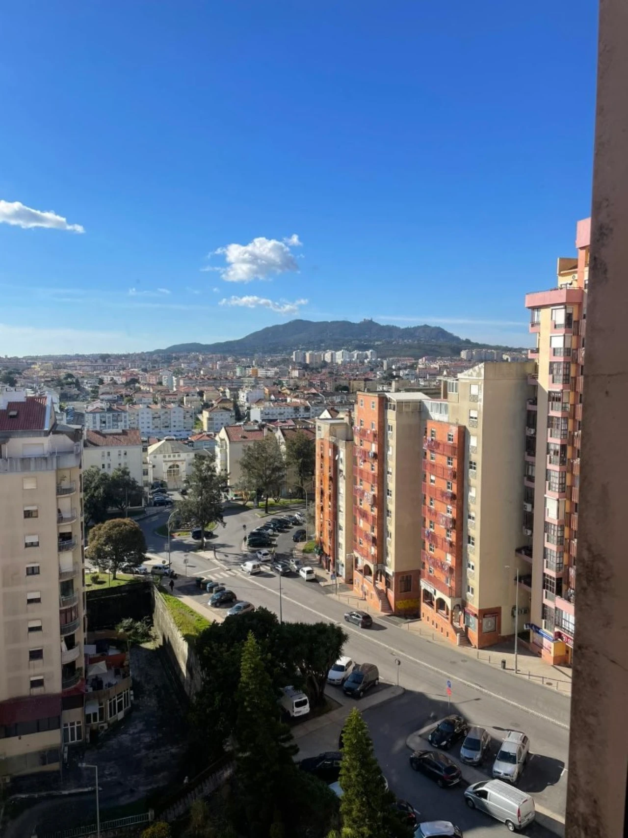 Apartamento T2 para Venda em Algueirão-Mem Martins Foto 1