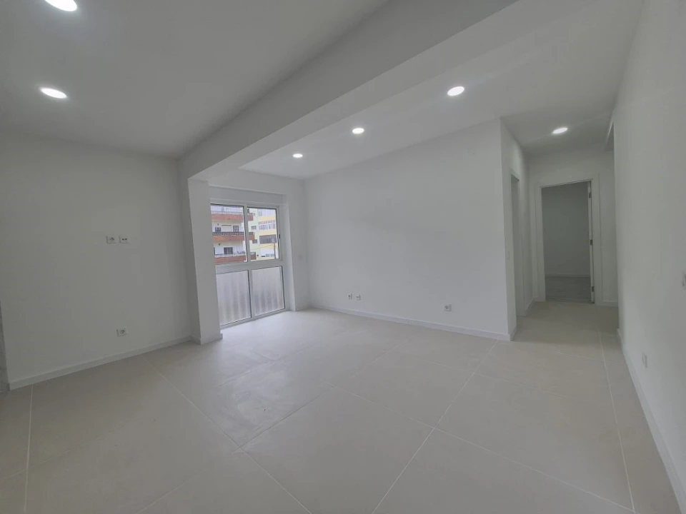 Apartamento T2 para Venda em Laranjeiro e Feijó Foto 34