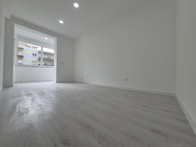 Apartamento T2 para Venda em Laranjeiro e Feijó Foto 36