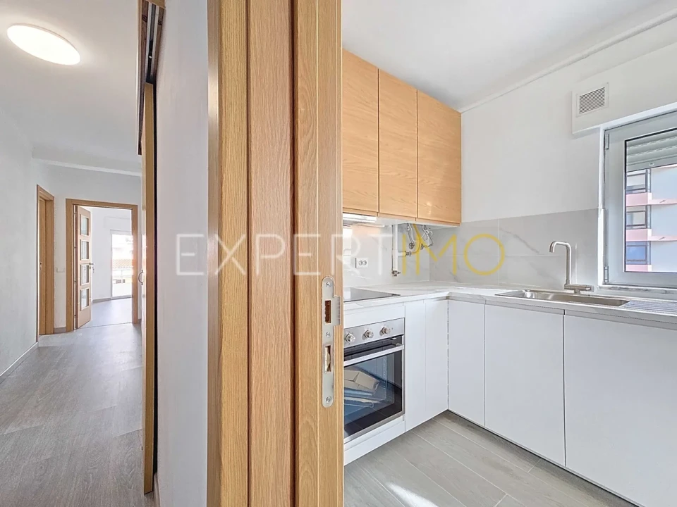Apartamento T3 para Venda em Portimão Foto 2