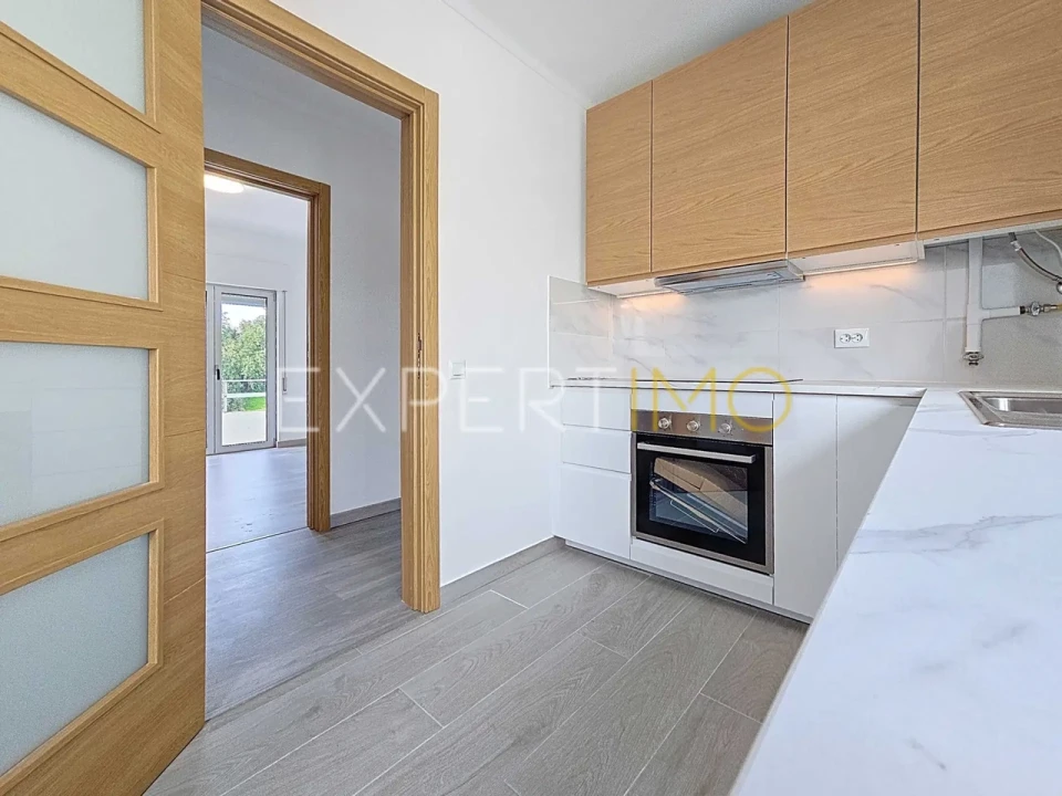 Apartamento T3 para Venda em Portimão Foto 3