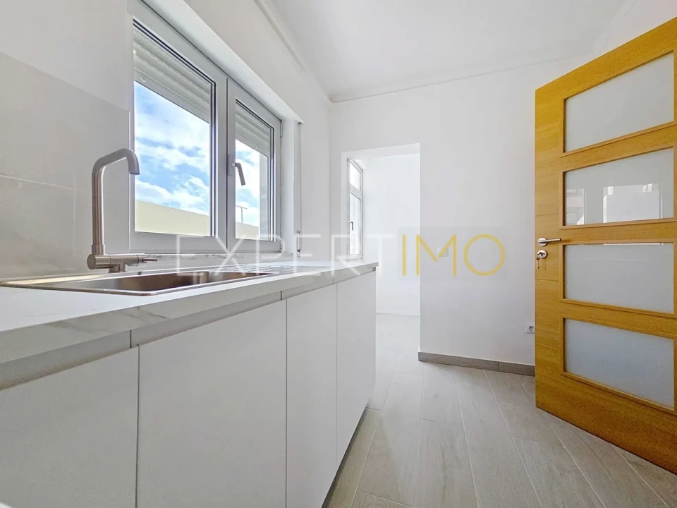 Apartamento T3 para Venda em Portimão Foto 7