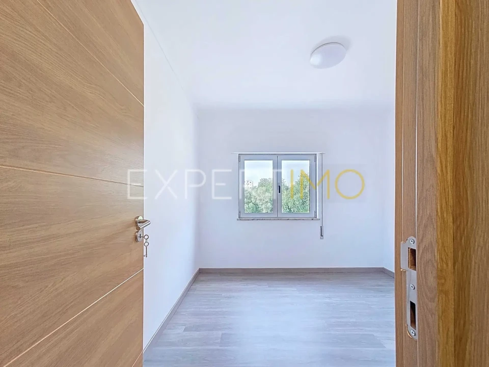 Apartamento T3 para Venda em Portimão Foto 18