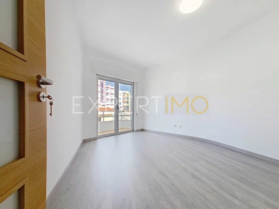 Apartamento T3 para Venda em Portimão Foto 30